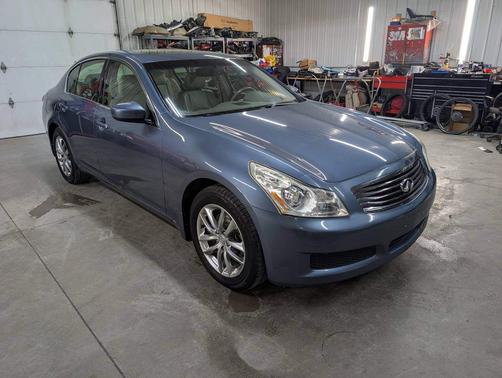 2009 INFINITI G37 x