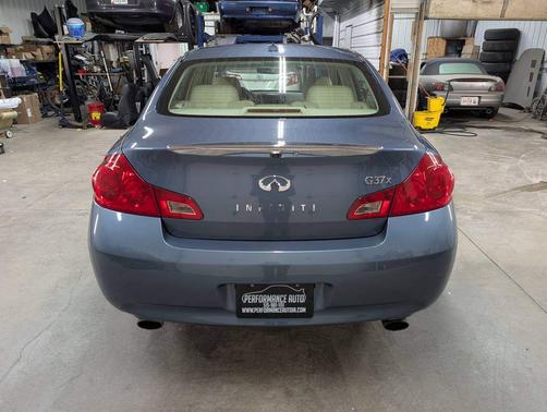 2009 INFINITI G37 x