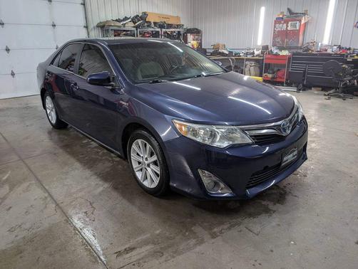 Blue 2014 Toyota Camry Hybrid XLE Sedan