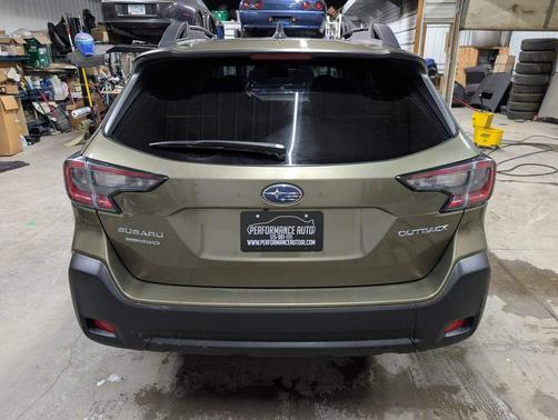 2023 Subaru Outback Premium
