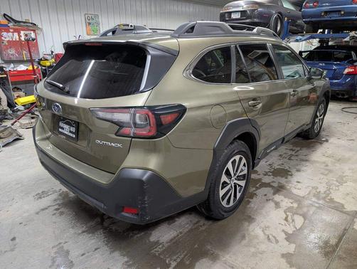 2023 Subaru Outback Premium