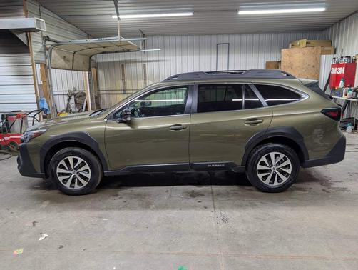 2023 Subaru Outback Premium