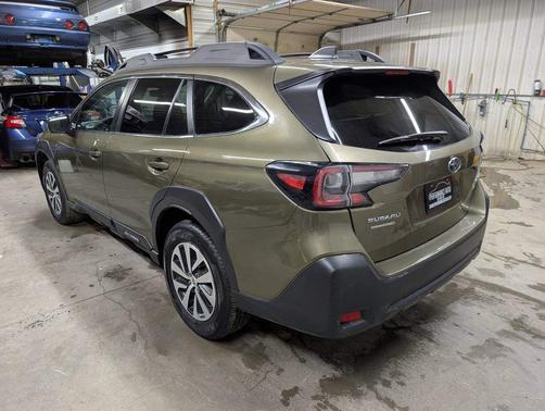 2023 Subaru Outback Premium