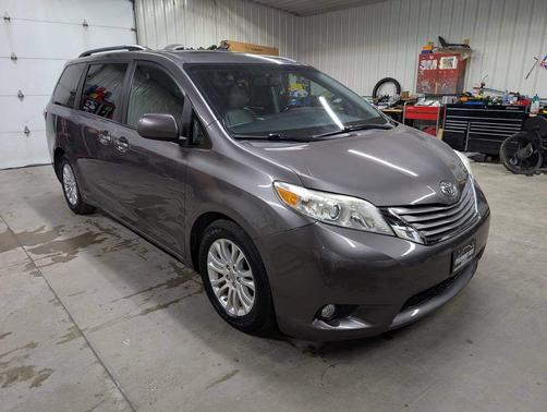 2015 Toyota Sienna XLE