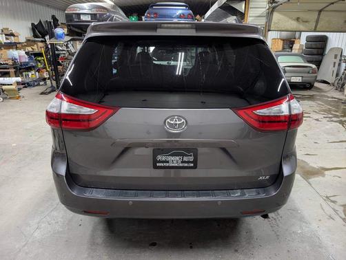 2015 Toyota Sienna XLE