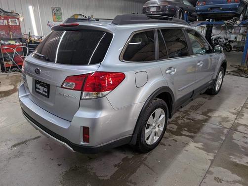 2012 Subaru Outback 2.5i Limited