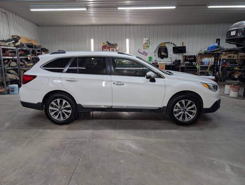 2017 Subaru Outback 2.5i Touring