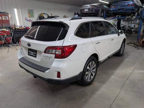 2017 Subaru Outback 2.5i Touring