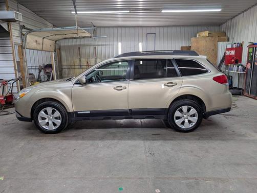 2010 Subaru Outback 2.5 i Premium