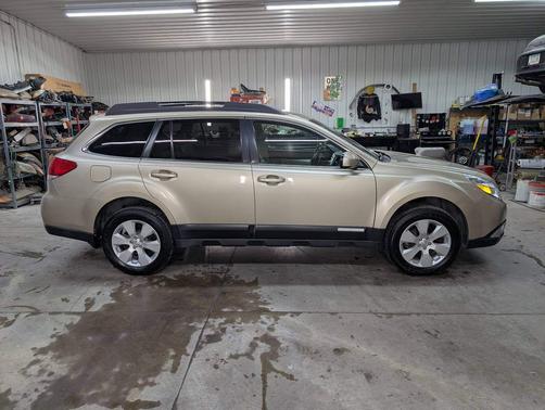 2010 Subaru Outback 2.5 i Premium
