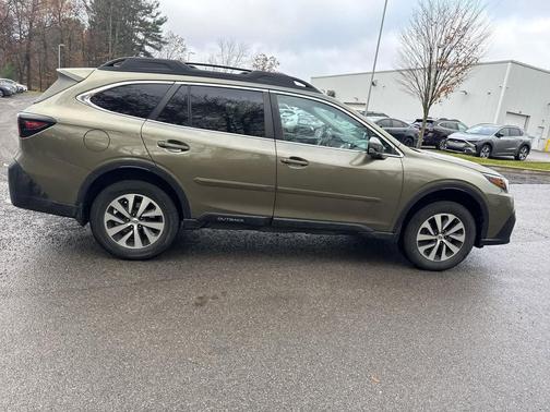 2022 Subaru Outback Premium