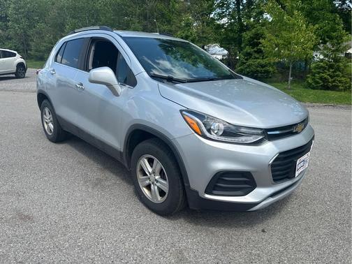 Silver Ice Metallic 2017 Chevrolet Trax LT