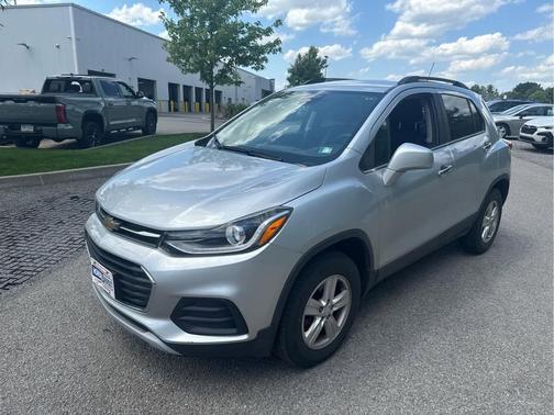 Silver Ice Metallic 2017 Chevrolet Trax LT