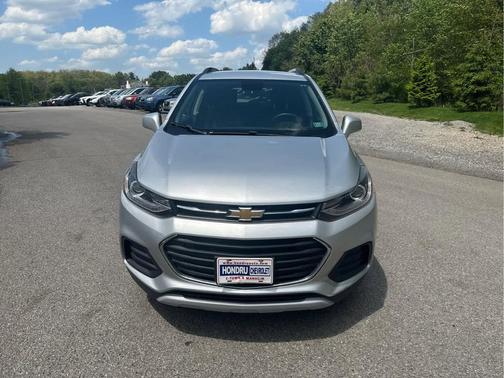 Silver Ice Metallic 2017 Chevrolet Trax LT