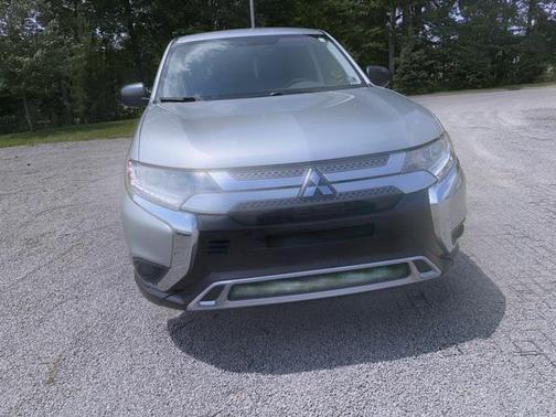 2020 Mitsubishi Outlander ES