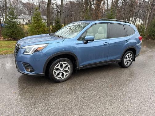 2022 Subaru Forester Premium