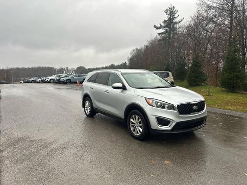 2018 Kia Sorento LX