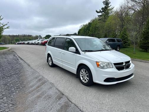 Bright White Clearcoat 2014 Dodge Grand Caravan SXT