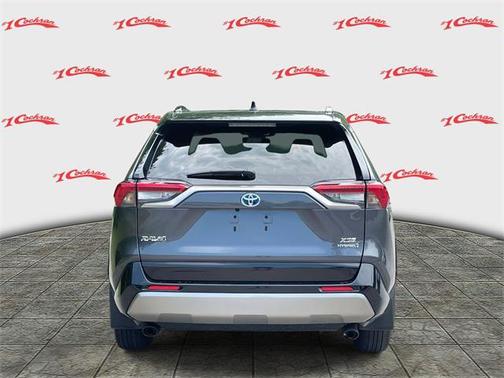 2022 Toyota RAV4 Hybrid SE