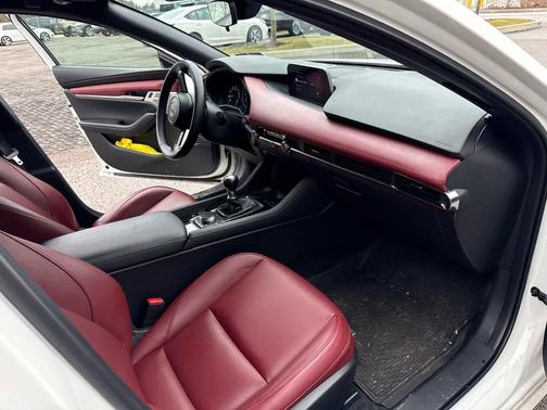 2024 Mazda Mazda3 FWD w/Premium Package