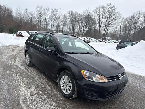 2016 Volkswagen Golf SportWagen TSI S 4-Door