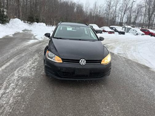 2016 Volkswagen Golf SportWagen TSI S 4-Door