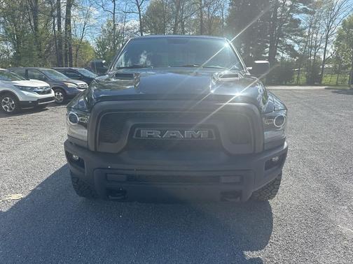 Brilliant Black Crystal Pearlcoat 2018 RAM 1500 Rebel