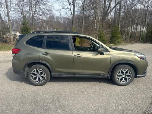 2024 Subaru Forester Premium