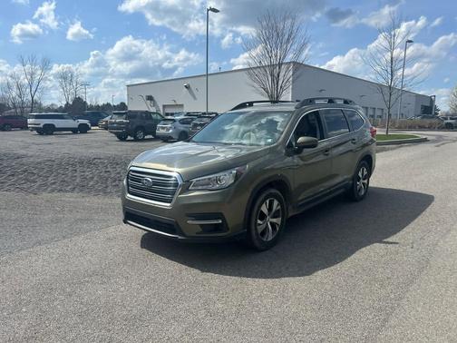 Autumn Green Metallic 2022 Subaru Ascent Premium 8-Passenger