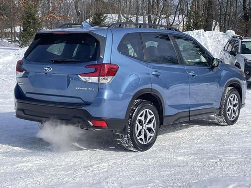 2023 Subaru Forester Premium