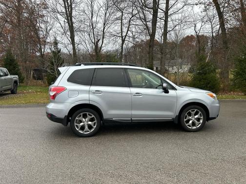 2016 Subaru Forester 2.5i Touring