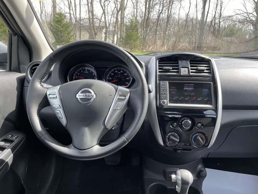 Gun Metallic 2019 Nissan Versa 1.6 SV