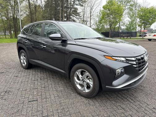 Dark Gray Metallic 2024 Hyundai TUCSON SE