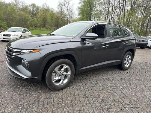 Dark Gray Metallic 2024 Hyundai TUCSON SE