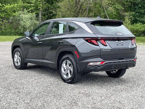 Dark Gray Metallic 2024 Hyundai TUCSON SE