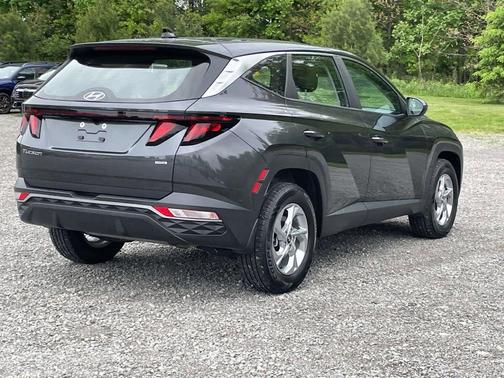 Dark Gray Metallic 2024 Hyundai TUCSON SE