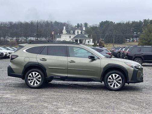 2025 Subaru Outback Premium