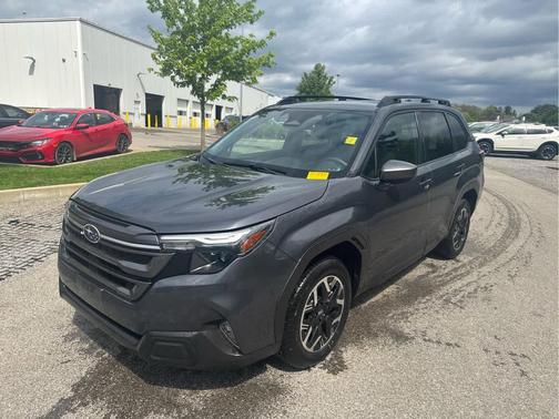 Magnetite Gray Metallic 2025 Subaru Forester Premium