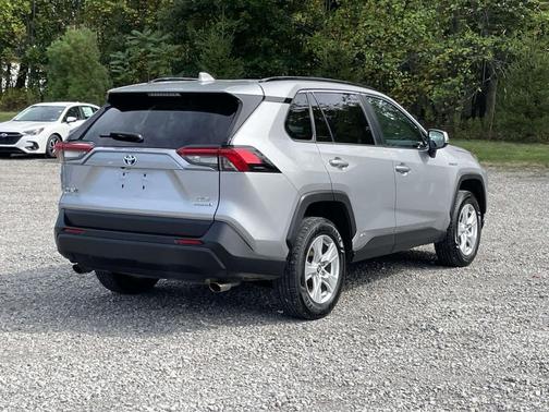 2019 Toyota RAV4 Hybrid XLE