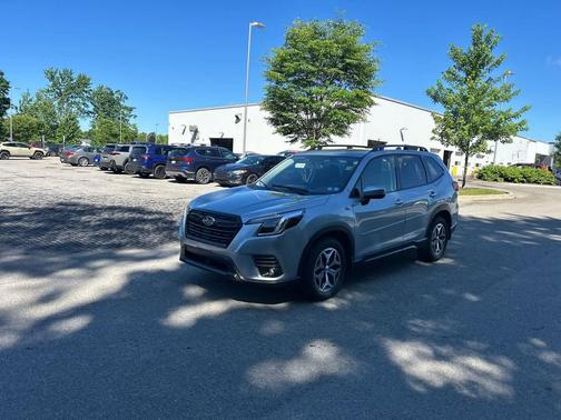 Ice Silver Metallic 2024 Subaru Forester Premium