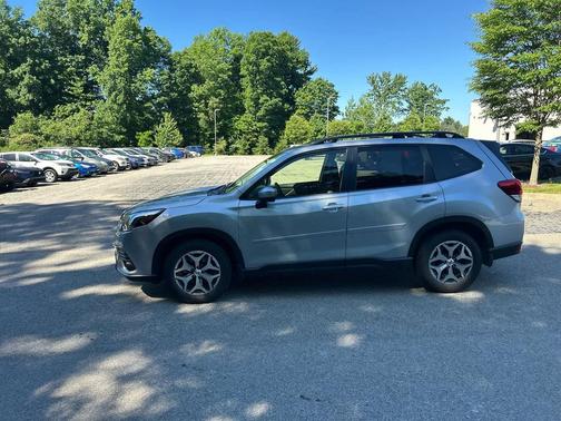 Ice Silver Metallic 2024 Subaru Forester Premium