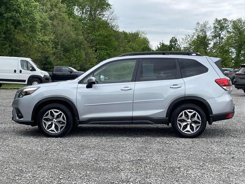 Ice Silver Metallic 2023 Subaru Forester Premium