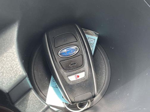 Crystal White Pearl 2024 Subaru Outback Premium
