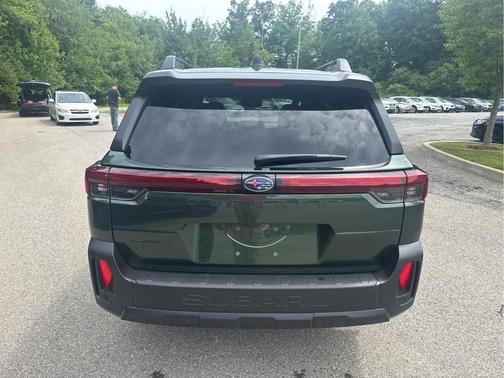 Deep Emerald Green Pearl 2026 Subaru Outback Limited XT