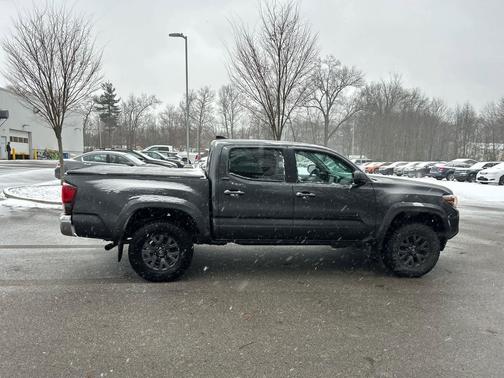 2022 Toyota Tacoma SR5
