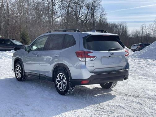 2022 Subaru Forester Premium