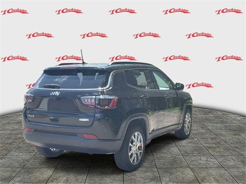2022 Jeep Compass Latitude Lux
