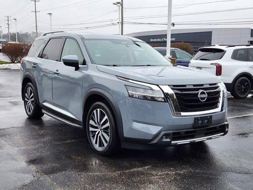 2022 Nissan Pathfinder Platinum