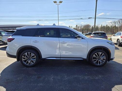 Radiant White 2026 INFINITI QX60 Luxe
