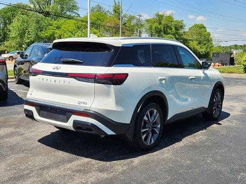 Majestic White 2025 INFINITI QX60 Luxe